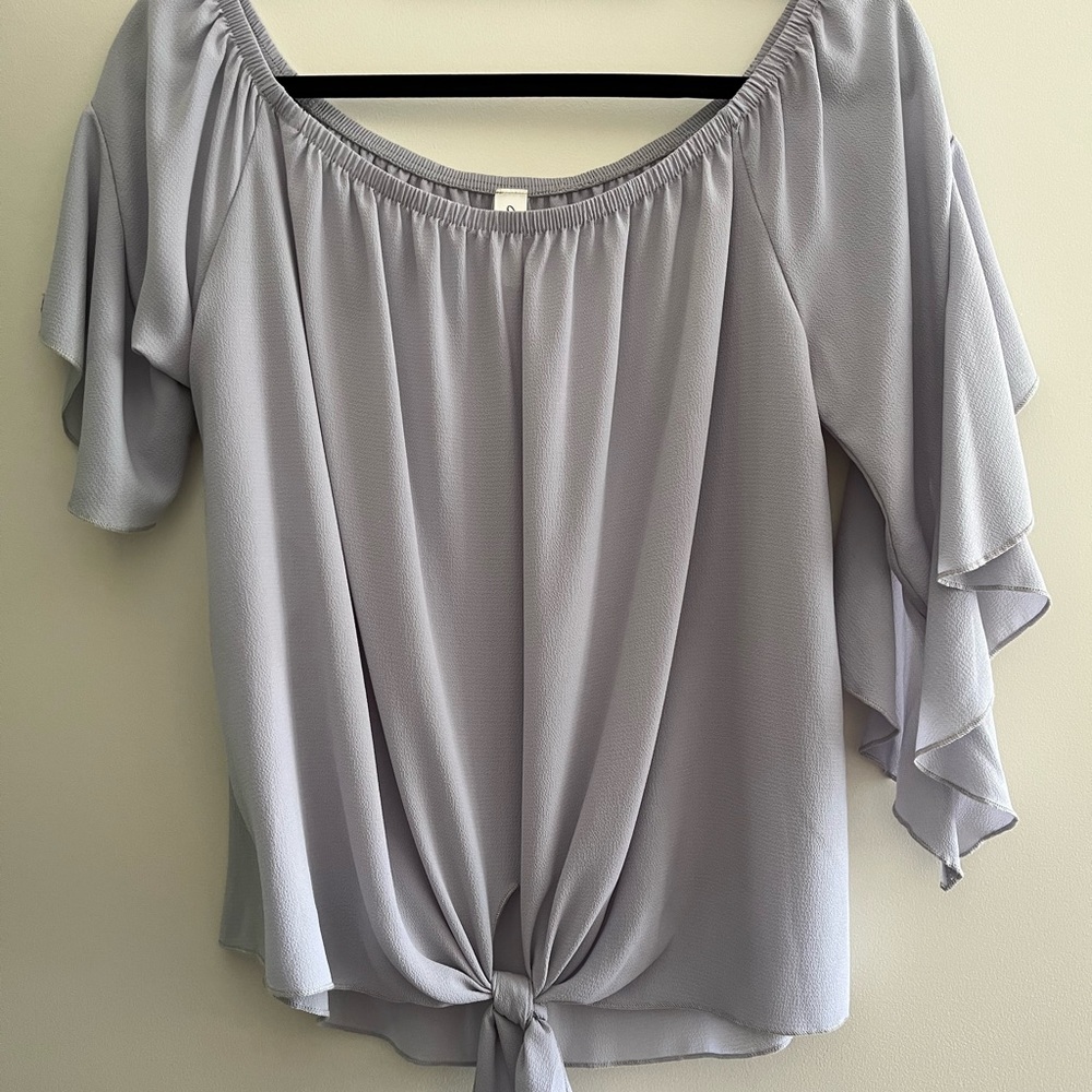 Mahina brand lavender/light grey top